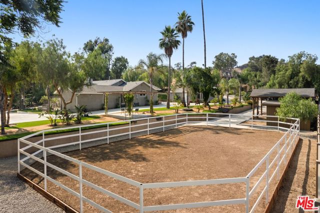 10555 Art Street, Sunland CA: https://media.crmls.org/mediaz/36f6dacb-41f1-4fde-b4cc-4ab3ad10fbab.jpg