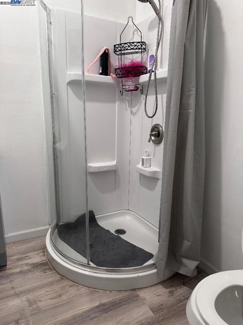 8065 earl st, Oakland CA: https://media.crmls.org/mediaz/36f73f7e-4243-4a5f-9c3b-196da7efa0fd.jpg