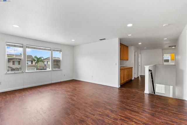 1906 Wilson Ct, Antioch CA: https://media.crmls.org/mediaz/36f747f5-2084-409d-b3f7-1a4709c0a6f9.jpg