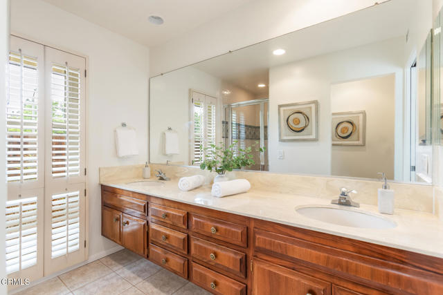 5766 Briartree Drive, La Canada Flintridge CA: https://media.crmls.org/mediaz/36f82921-ca77-4e3f-ad5b-c74dad2b45fa.jpg