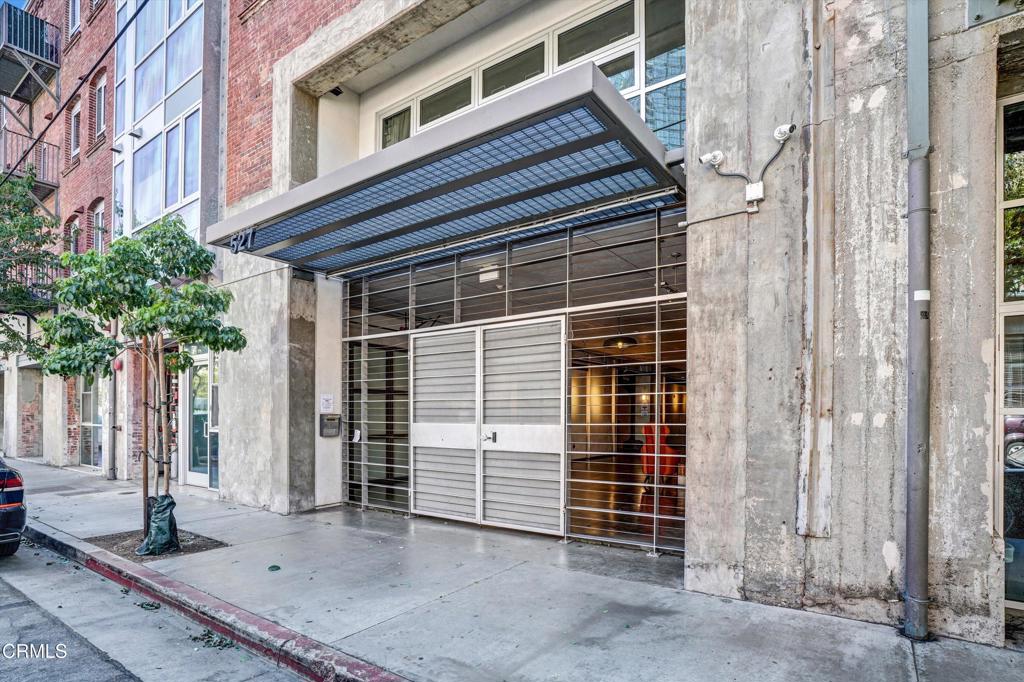 527 Molino Street #111
