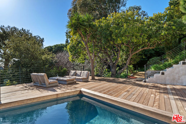 23812 Malibu Crest Drive, Malibu CA: https://media.crmls.org/mediaz/36f84f6b-cd37-4908-b4b0-a7c822f4017b.jpg