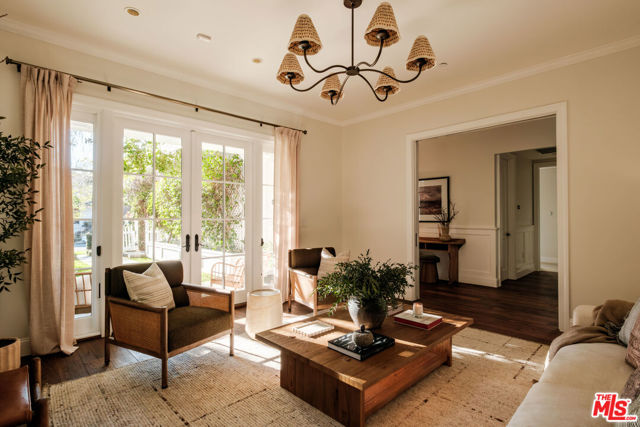 2248 Kelton Avenue, Los Angeles CA: https://media.crmls.org/mediaz/36f980d0-5f34-4dea-8e8c-fcd6524fef25.jpg