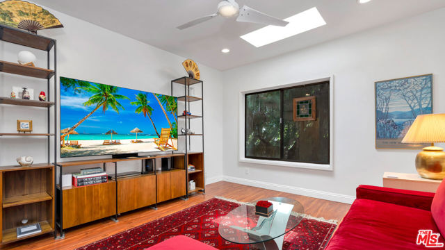 1434 Greenfield Avenue, Los Angeles CA: https://media.crmls.org/mediaz/36f9adf3-2611-4e8b-9505-d44ea8854f47.jpg