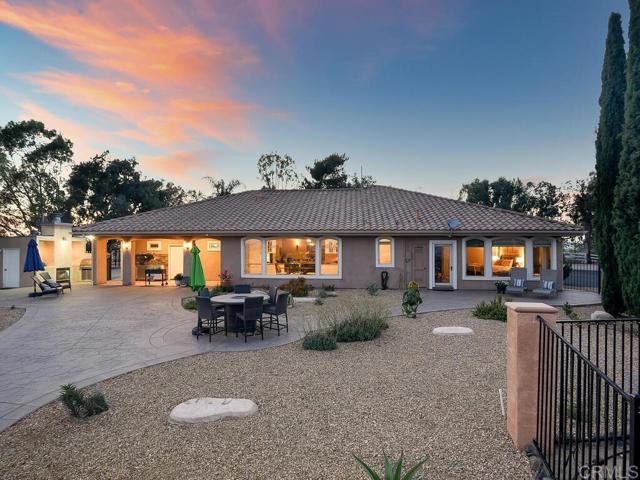 31755 Rancho Vista Road, Temecula CA: https://media.crmls.org/mediaz/36fa4a2c-9507-41b3-bb9e-44c73ff8b0d6.jpg