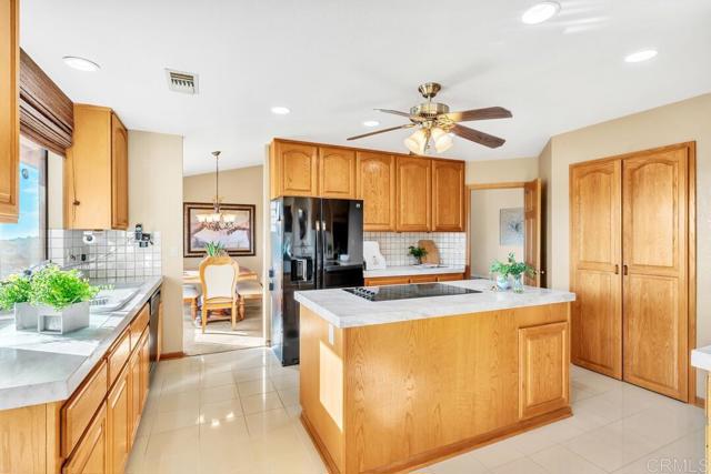 Detail Gallery Image 5 of 47 For 2302 Shaylene Way, Alpine,  CA 91901 - 3 Beds | 2/1 Baths