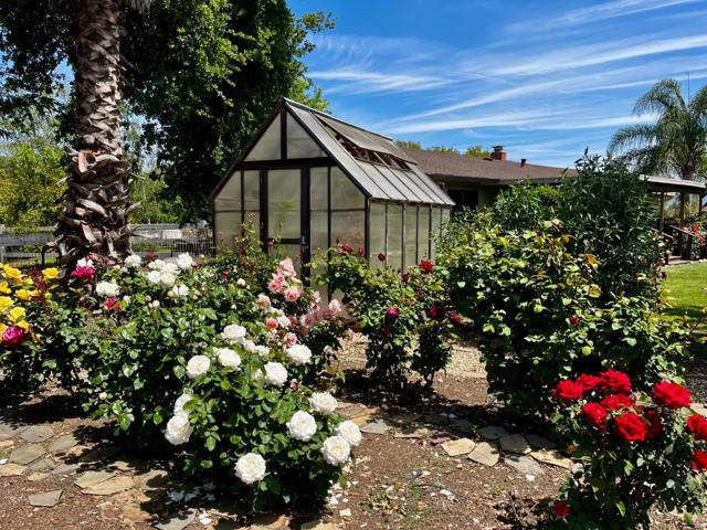 10495 Garcia Lane, Gilroy CA: https://media.crmls.org/mediaz/36fbb2bc-4d7a-4884-97bd-b9cba6dc8755.jpg