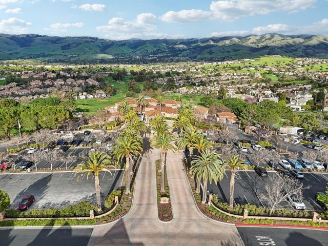 5183 Apennines Circle, San Jose CA: https://media.crmls.org/mediaz/36fc1947-761b-47a3-886b-fa0971debb5a.jpg