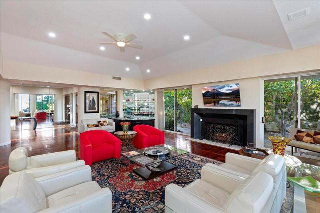 2 Deerfield Court, Rancho Mirage CA: https://media.crmls.org/mediaz/36fd0d69-e462-444d-8cdc-ba501388d7c4.jpg