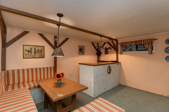 53 Southbank Road, Carmel Valley CA: https://media.crmls.org/mediaz/36fd32f1-27b5-4c48-a52f-a156e8c8bff3.jpg