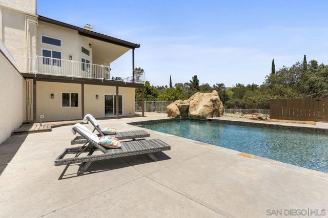 2047 Via Del Torrie, Alpine CA: https://media.crmls.org/mediaz/36fd370a-4701-4287-9989-d2bdba74e0ce.jpg