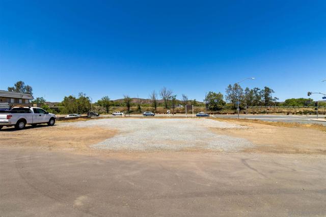 8069 Mission George, Santee CA: https://media.crmls.org/mediaz/36fd6974-b146-4a06-810c-9d6149b30323.jpg