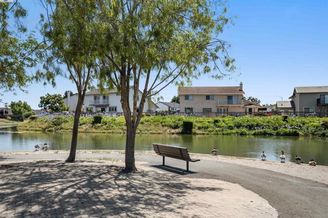 35344 Rutland Ct, Newark CA: https://media.crmls.org/mediaz/36ffbfcb-5efb-418d-9d30-cdbfb2f626bd.jpg