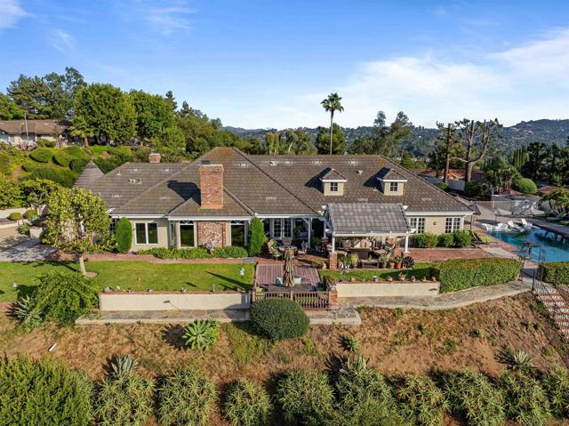17502 Corte Lomas Verdes, Poway CA: https://media.crmls.org/mediaz/37001a7d-afc9-4aef-8feb-5efcb636518d.jpg