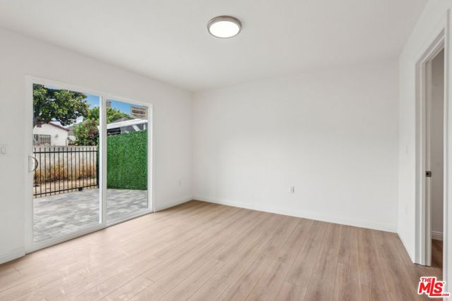 834 E 90th Street, Los Angeles CA: https://media.crmls.org/mediaz/37003915-558c-4930-ba55-f3a010c03a54.jpg