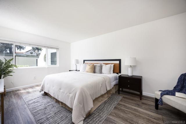 345 N Melrose Dr, Vista CA: https://media.crmls.org/mediaz/37004cf0-2b14-4ee0-a234-797051632151.jpg