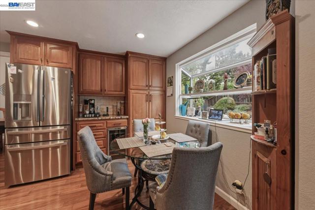 466 Crystalline Dr, Fremont CA: https://media.crmls.org/mediaz/3701a34a-96a6-4747-881a-4224347520dc.jpg