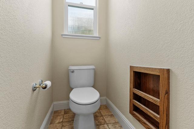 505 Porter Court, Folsom CA: https://media.crmls.org/mediaz/3702a644-545e-433d-82f8-d92fdc4b212a.jpg