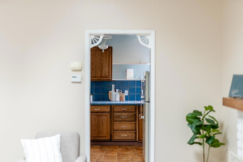 https://media.crmls.org/mediaz/3702bc33-1430-4d07-bed6-cb3ee58dc36e.jpg?preset=X-Large