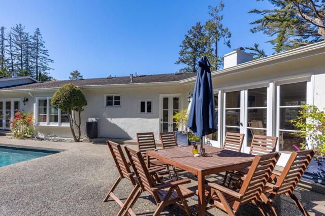 401 Hillsborough Boulevard, Hillsborough CA: https://media.crmls.org/mediaz/37035e13-2bc1-4117-9178-f3f353d1ad95.jpg
