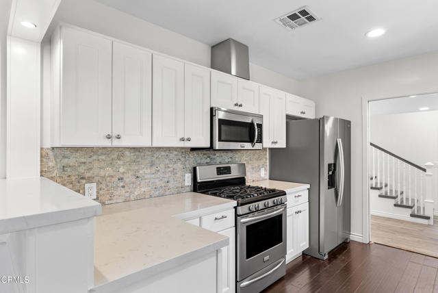 Detail Gallery Image 5 of 23 For 4242 Van Nuys Bld, Los Angeles,  CA 91403 - 3 Beds | 3 Baths