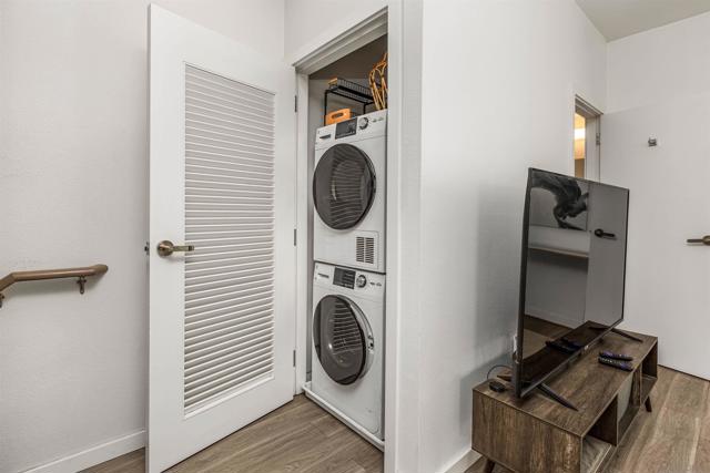 2879 B St, San Diego CA: https://media.crmls.org/mediaz/37037399-a65e-4fd8-be92-b1845896d10d.jpg
