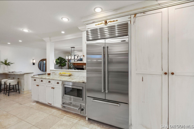 12 Buccaneer WAY, Coronado CA: https://media.crmls.org/mediaz/370384ce-a50a-4d8b-bb65-53fd7e2ec576.jpg