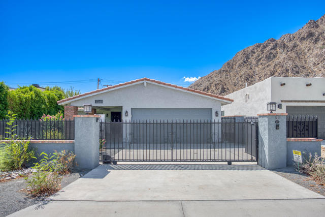77145 Calle Durango, La Quinta CA: https://media.crmls.org/mediaz/3703b7c0-b259-4794-98df-29a836365eab.jpg