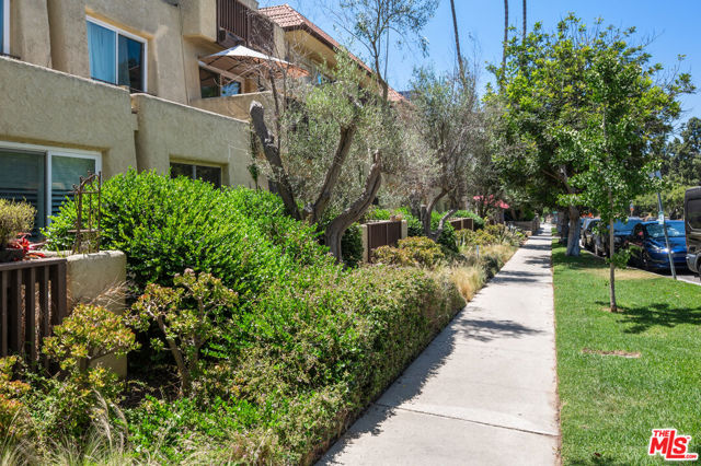 5950 Buckingham, 610 photo 35