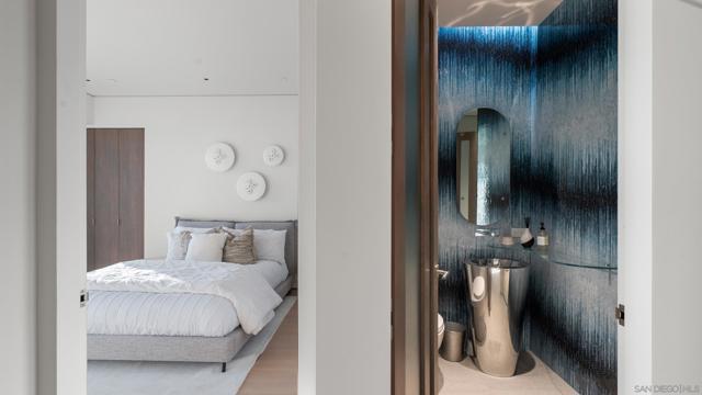1230 Neptune Ave, Encinitas CA: https://media.crmls.org/mediaz/37045ab9-b791-410d-83f1-c99126d2c5b5.jpg
