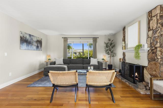1510 Orangeview Dr, Encinitas CA: https://media.crmls.org/mediaz/3704c066-0e57-4839-850a-0e7a4424ccf1.jpg