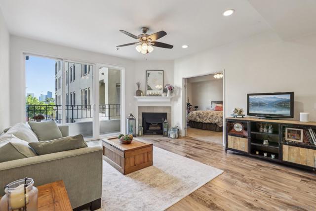 2445 Brant St, San Diego CA: https://media.crmls.org/mediaz/37057e18-cba8-43aa-b595-4f7a03e94c9e.jpg