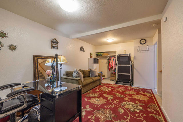 308 W Rainbow Boulevard, Big Bear CA: https://media.crmls.org/mediaz/3705bf13-7aa3-431d-8d83-ff120e0a87f0.jpg