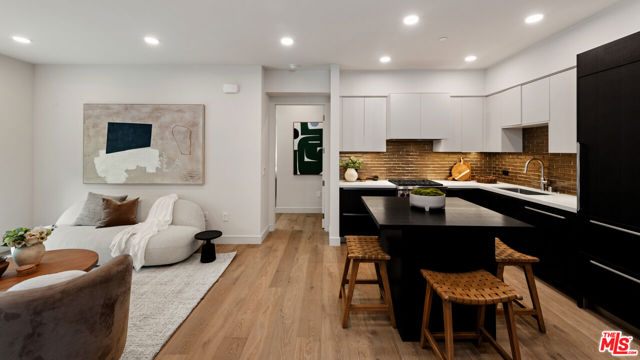 Drew Fenton | 505 S Barrington Avenue Los Angeles CA | MLS: 7442673 Drew Fenton | 505 S Barrington Avenue Los Angeles CA | MLS: 7442673