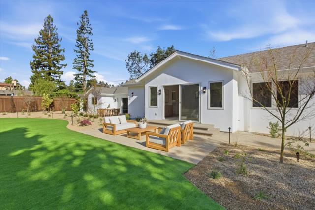 655 Washington Street, Los Altos CA: https://media.crmls.org/mediaz/3706ee51-7ba6-468e-9a91-a82fb3962f81.jpg