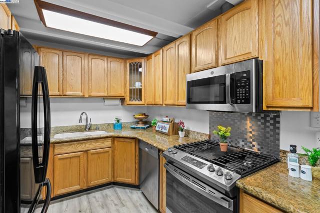 6364 Noel Ave, Newark CA: https://media.crmls.org/mediaz/37078f69-199c-4778-bca9-ad44197ef66d.jpg