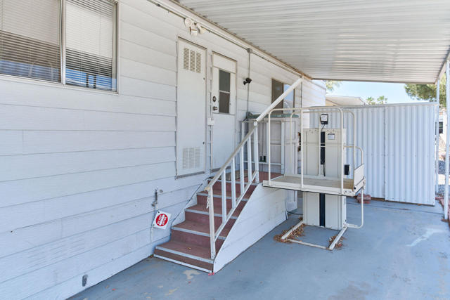 14777 Palm Drive, Desert Hot Springs CA: https://media.crmls.org/mediaz/3707a0c1-a89d-4433-aef0-5b9c34a7e524.jpg