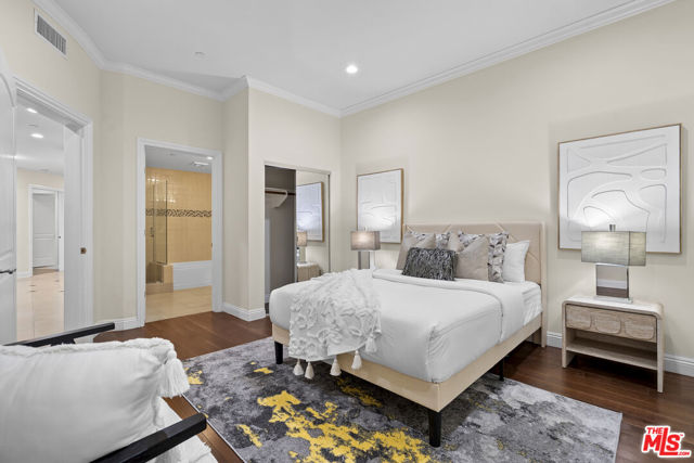 4848 Wilshire Boulevard, Los Angeles CA: https://media.crmls.org/mediaz/3707d86e-054c-402d-8e13-9eb727fc65f0.jpg