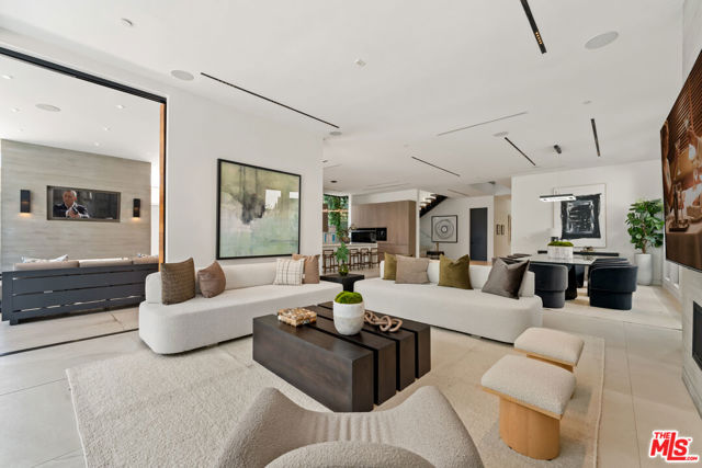 818 N Curson Avenue, Los Angeles CA: https://media.crmls.org/mediaz/370800bd-c589-4268-80af-5a5ffd8dc976.jpg