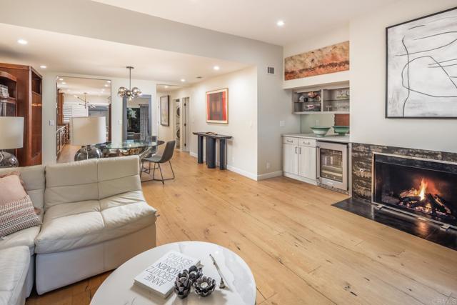 7031 Estrella De Mar Road, Carlsbad CA: https://media.crmls.org/mediaz/37084d56-5819-4545-bee7-996bba60e030.jpg