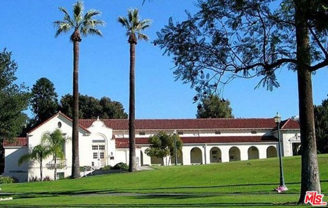 12129 Beverly Boulevard, Whittier CA: https://media.crmls.org/mediaz/370883fe-8b3c-40e8-aef2-e423449a4f33.jpg