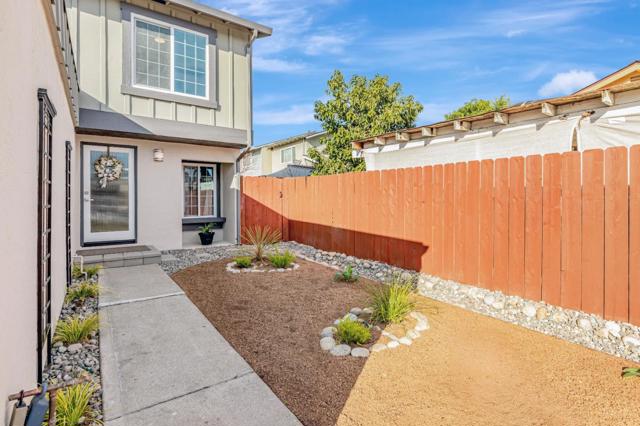 115 Lilly Avenue, Gilroy CA: https://media.crmls.org/mediaz/370950eb-4554-4671-886e-9fac9af46743.jpg