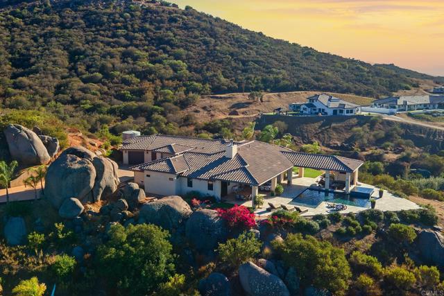 328 AMY WAY, Alpine CA: https://media.crmls.org/mediaz/370a4339-b876-4784-9c73-eff81f2b955d.jpg