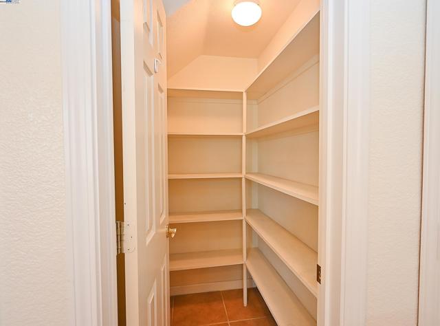 4189 Tessa Pl, Pleasanton CA: https://media.crmls.org/mediaz/370b49aa-6099-4b94-a6c9-72edcb73f3a2.jpg