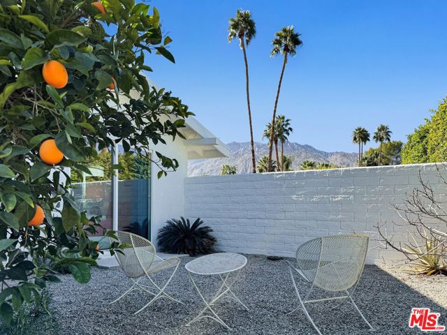 2235 E Paseo Gracia, Palm Springs CA: https://media.crmls.org/mediaz/370bdb77-1b75-4204-918b-c97f1cdcdc41.jpg