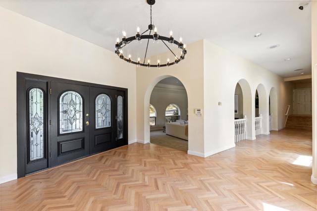 1035 Macadamia Drive, Hillsborough CA: https://media.crmls.org/mediaz/370bf944-8708-4b88-88b8-9bce7e3040a3.jpg