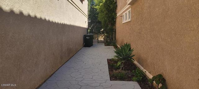 2669 Dorado Court, Thousand Oaks CA: https://media.crmls.org/mediaz/370c77b8-0a51-48b1-ad23-d5ddc3312a4e.jpg