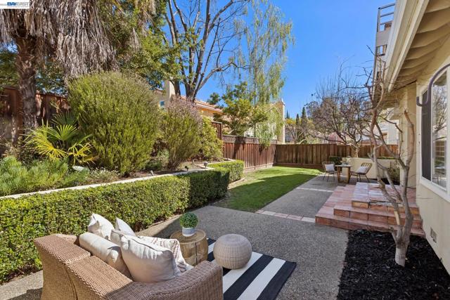 Image 52 of 60 For 674 Crystal Ct