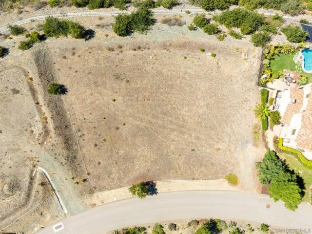 17928 El Brazo, Rancho Santa Fe CA: https://media.crmls.org/mediaz/370d010c-2820-4960-a1e3-b6ce5de859be.jpg