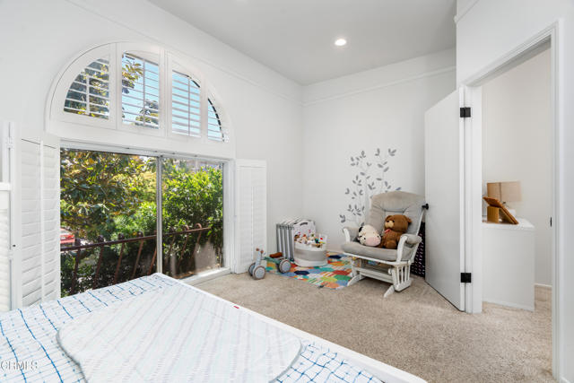 1850 Midvale Avenue, Los Angeles CA: https://media.crmls.org/mediaz/370de3be-f65b-414f-bdab-c4e5e6a80191.jpg